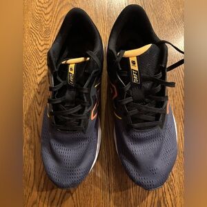 Men’s New Balance Black and Orange Running Shoes, size 9 EEEE (extra wide) EUC